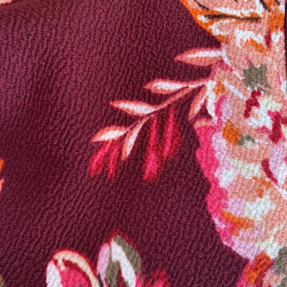 Sleeveless dress, flower print. - Picture 3 of 3